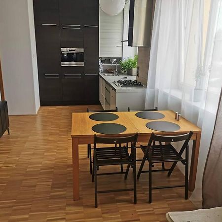 Like At Home Brno - Cely Byt Komarov Экстерьер фото